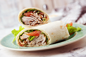 Rollo de tortilla pollo quesito